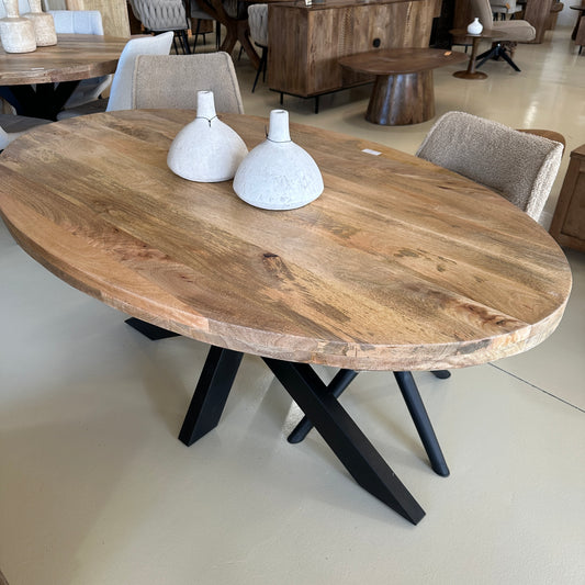 Oval dining 160cm