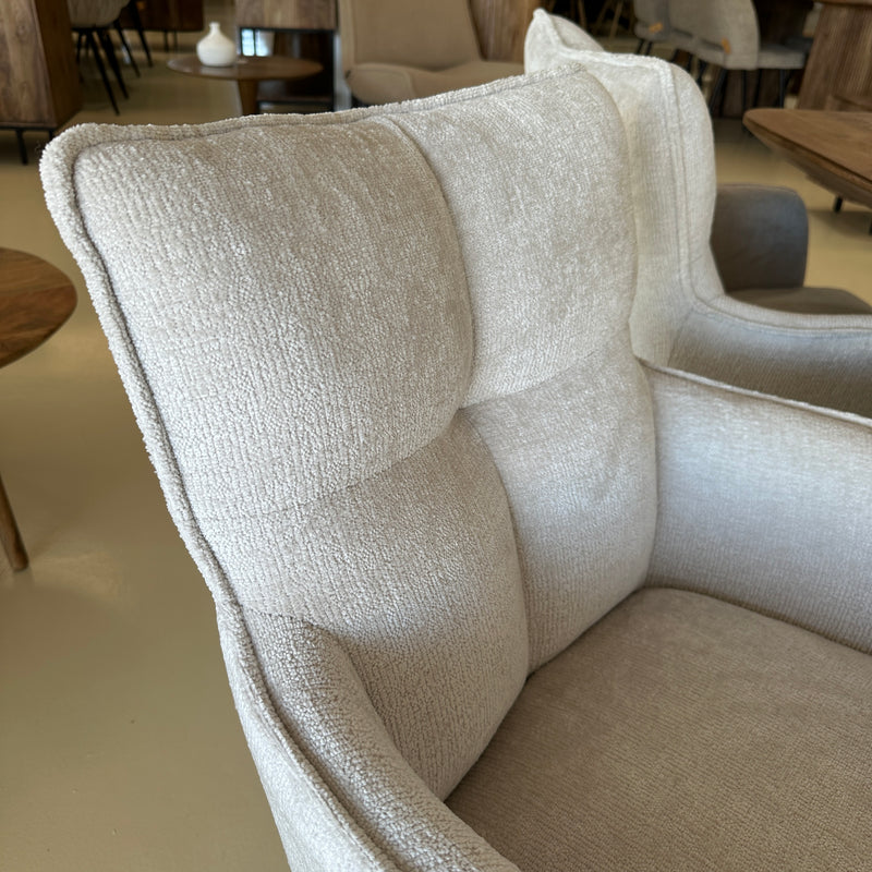 chair, swiveling, off white