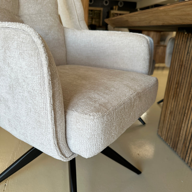 chair, swiveling, off white