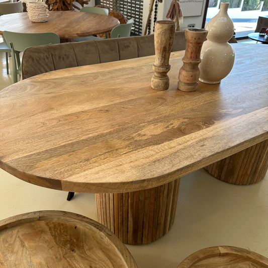 Dining table 220cm