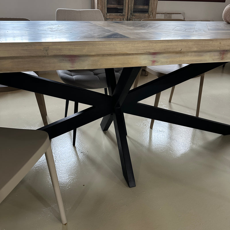 Dining table 300cm