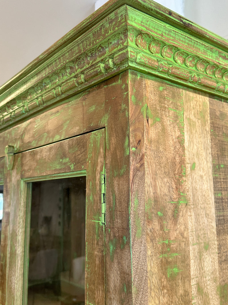 Glass cabinet, green